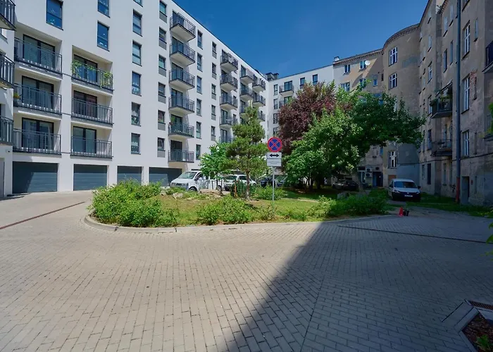 Appartamento Center Mirrors With Parking By Renters Breslavia