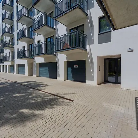 Apartment Center Mirrors With Parking By Renters Breslau