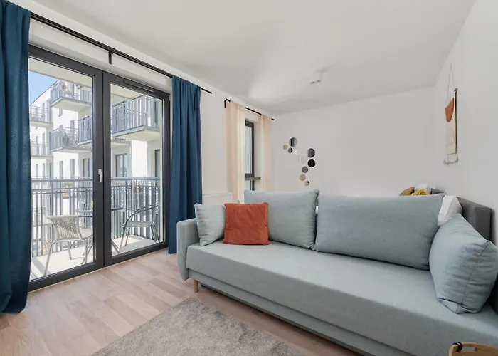 Center Mirrors With Parking By Renters