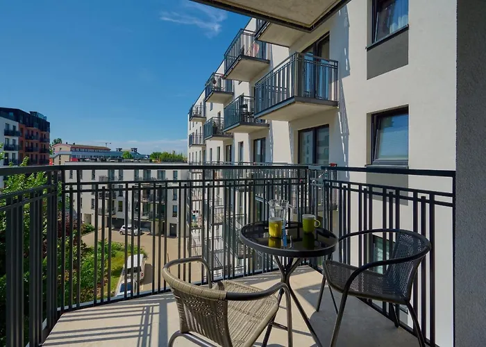 Apartment Center Mirrors With Parking By Renters Breslau